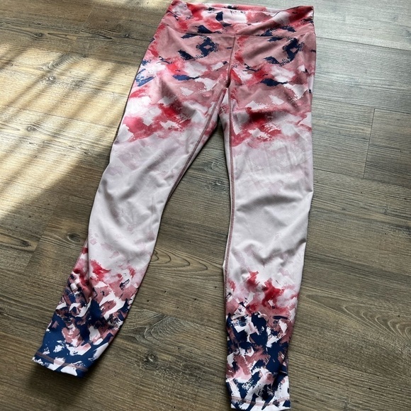 Guru Active Printed Luxe Capri Leggings size Large Activewear Athleisure Barbie - Picture 8 of 8